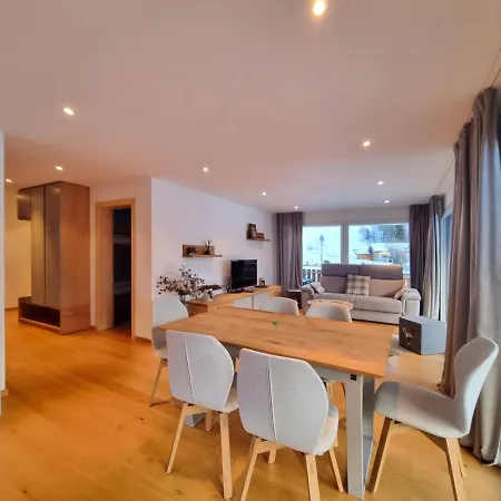 Romaine Apartment